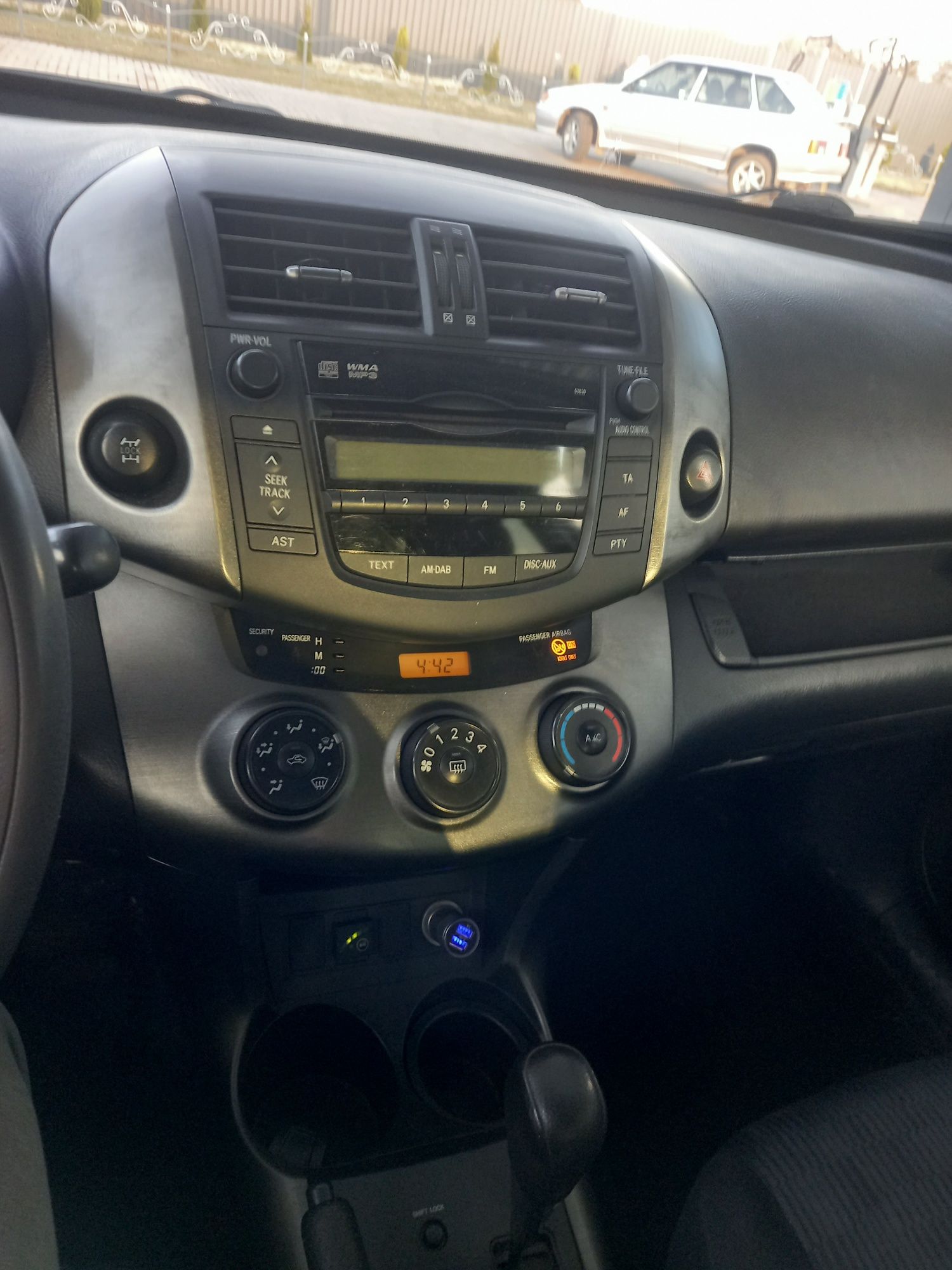 Toyota RAV 4   4×4  2.0 бензин/газ 2012 рік
