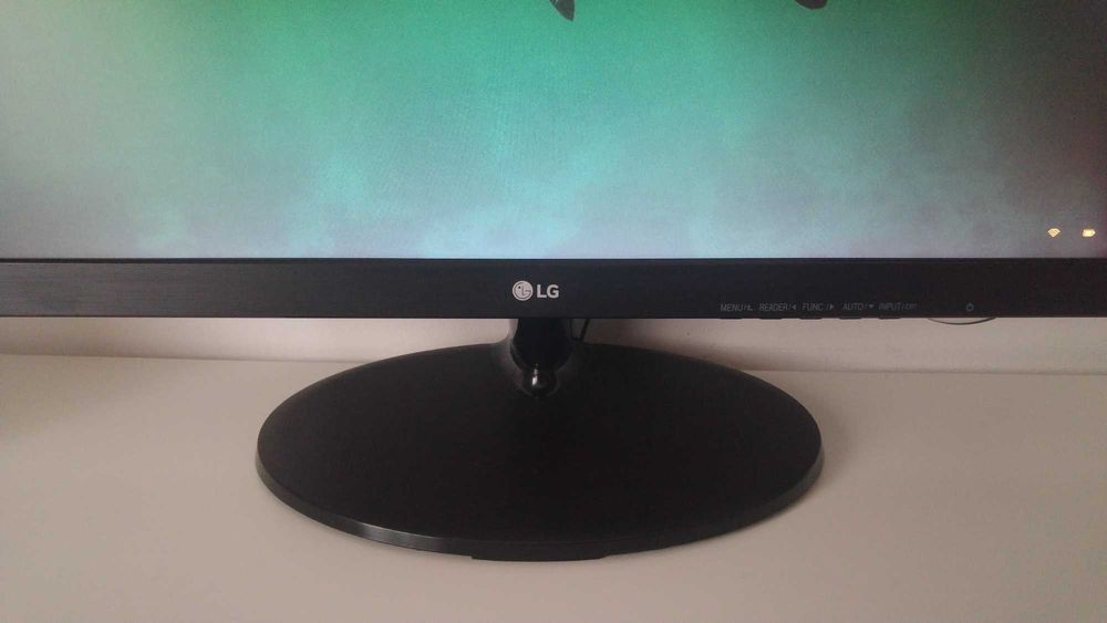 Monitor LG 21.5"  modelo 22M38A