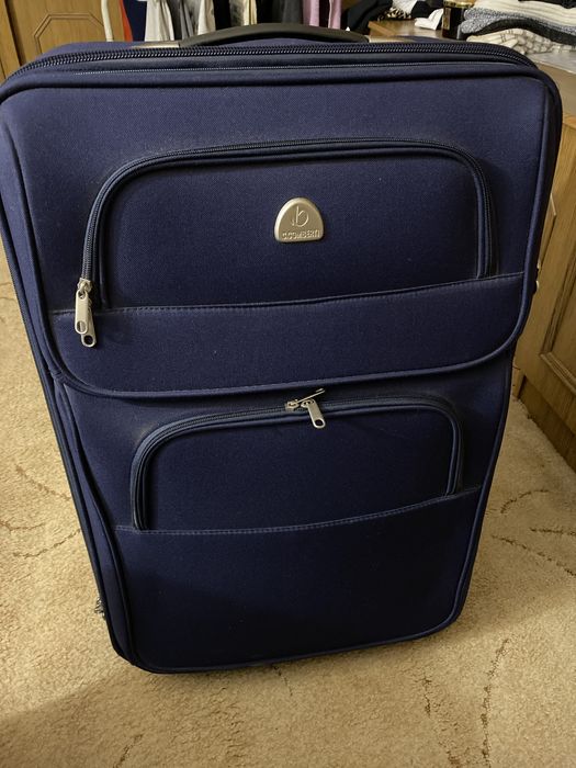 Валіза на двох колесах