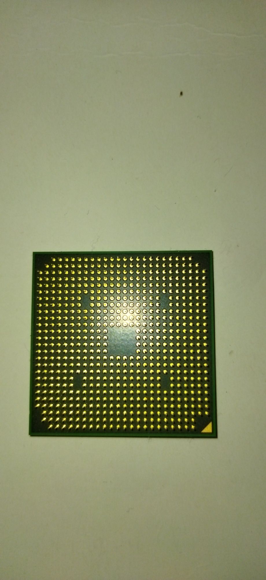 CPU для ноутбука Intel Mobile 740+ AMD Mobile Sempron 3400+ S1