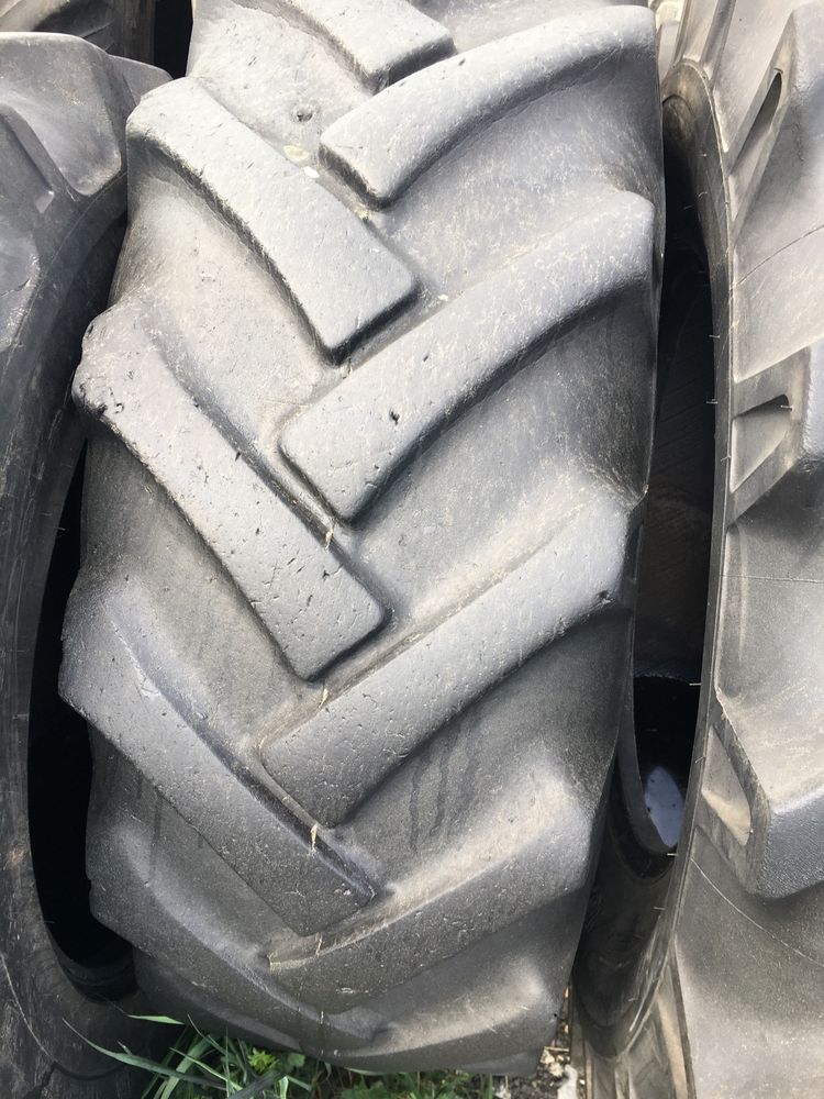 Opona rolnicza 15.5/85r24 BKT