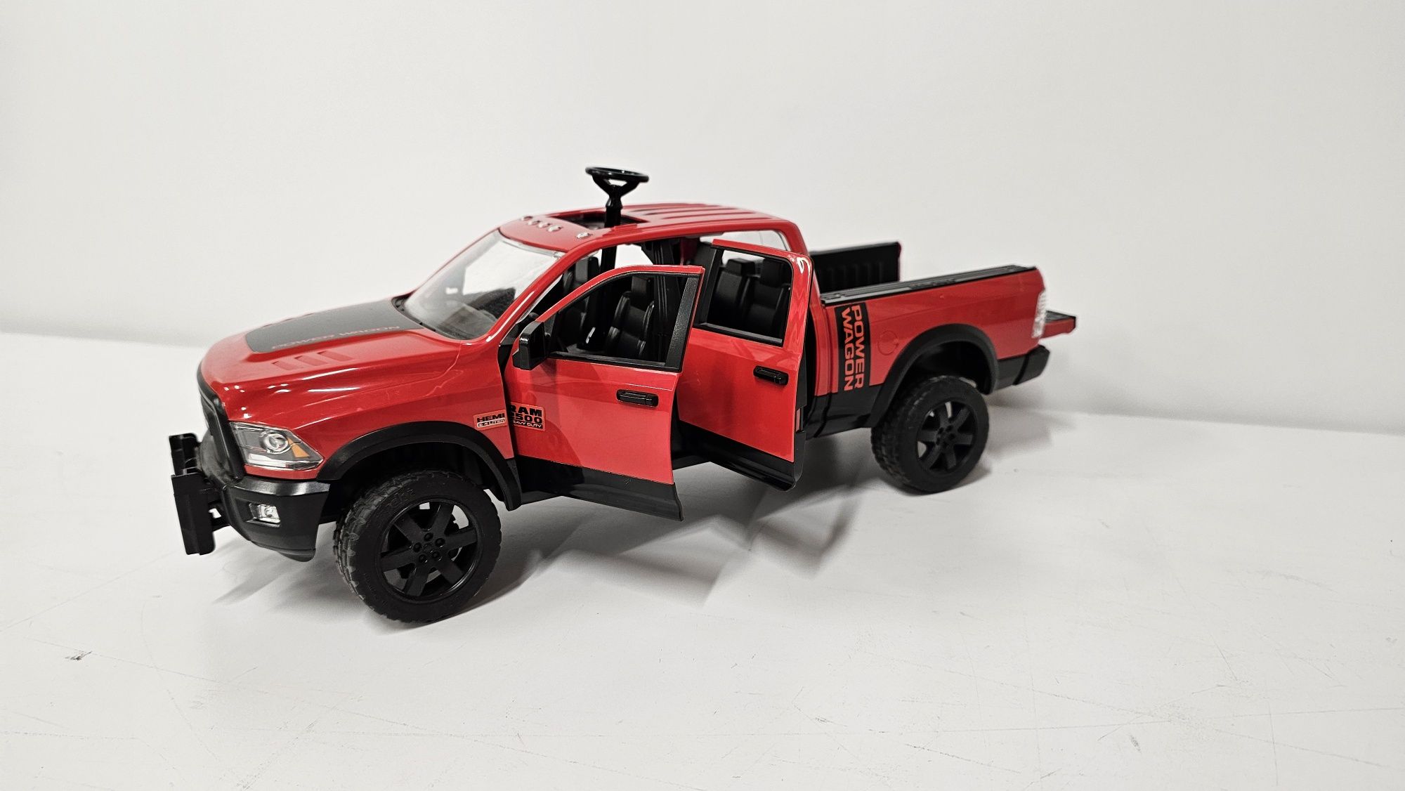 Bruder Dodge RAM 2500 Power Wagon