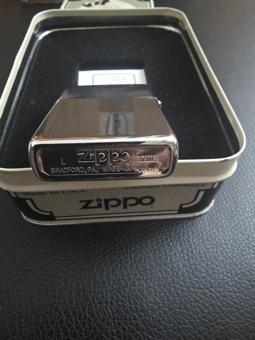 Zippo varga girl