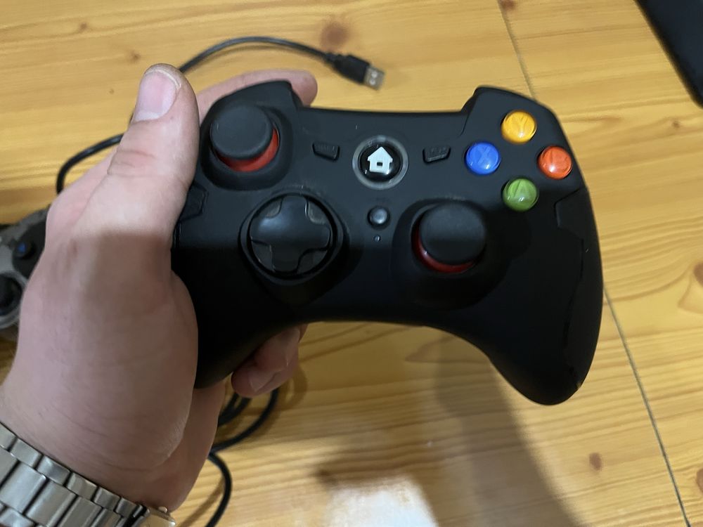 Два игровых джойстика