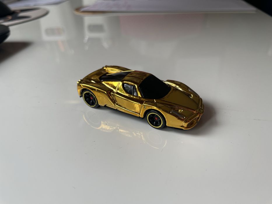Hot Wheels Ferrari Enzo Gold Chrome 1/64