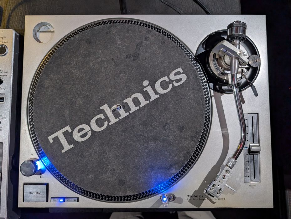 Technics SL-1200MK2, вінілові програвачі