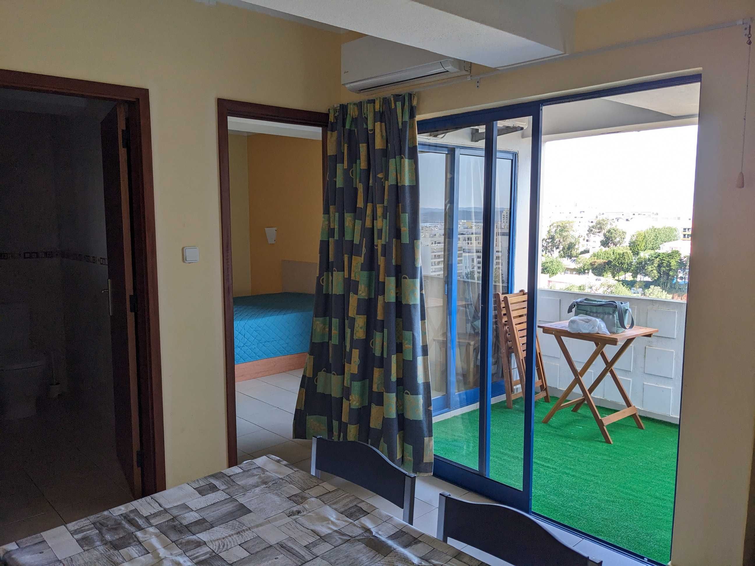 Alugo para férias apartamento T2 na praia da rocha, Portimão