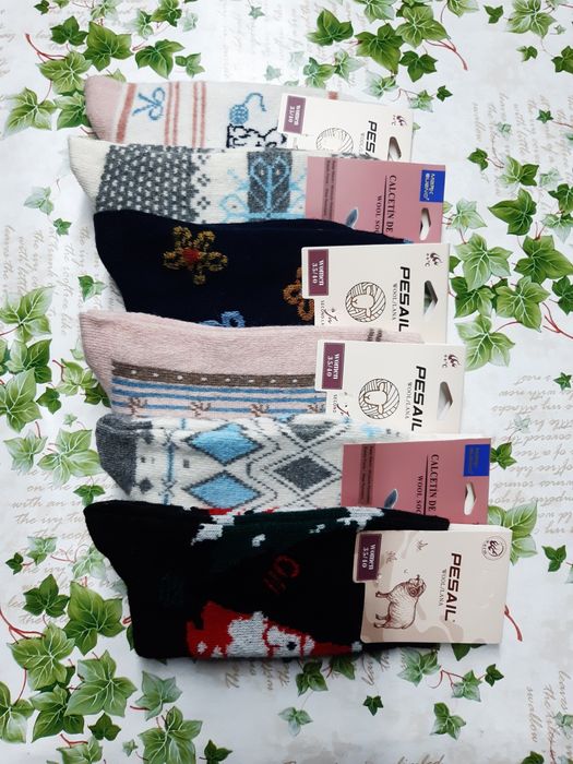 6 pares de meias em lã, quentinhas  (Novas)