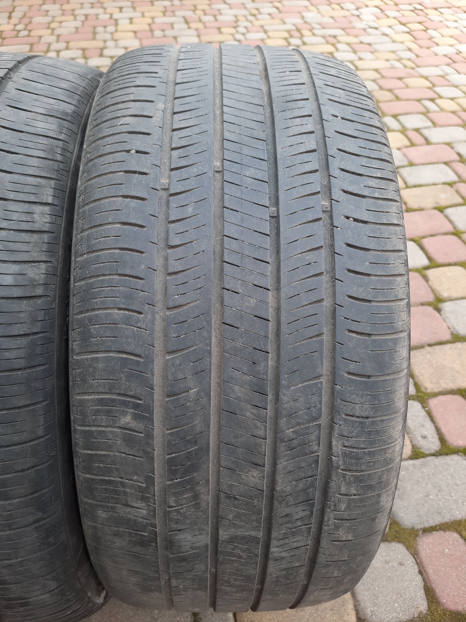 Комплект 235/40R19 Goodyear Hankook