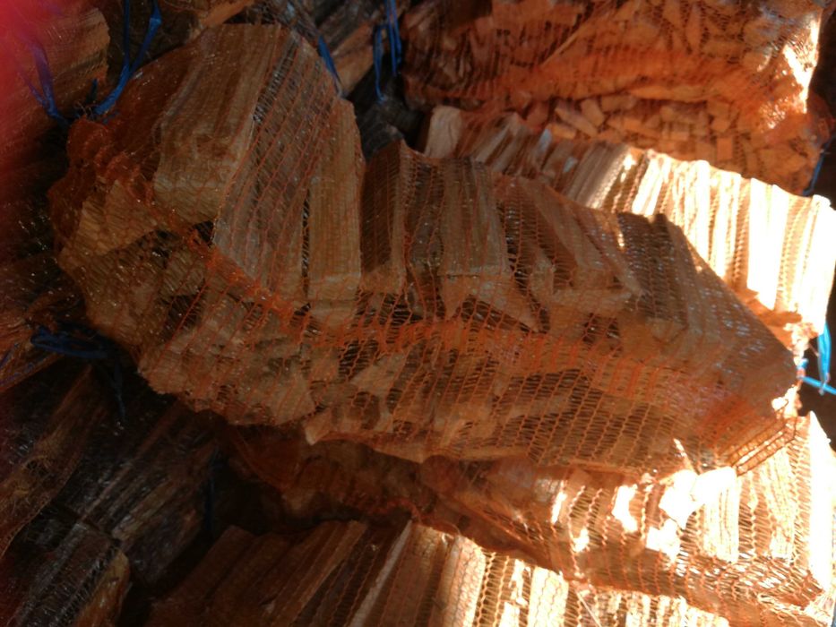 Drewno rozpałkowe opałowe w workach 5 kg 18 zł