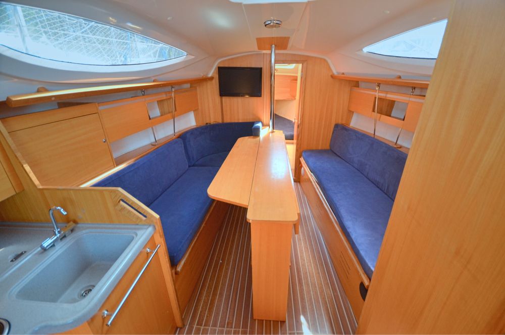 Maxus 33.1 RS czarter, wynajem jachtu Mazury - Wilkasy k. Giżycka