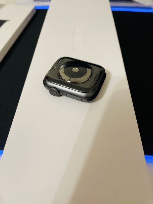 Apple Watch 4 (40mm)