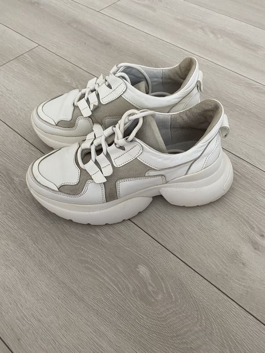 Кросівки шкіряні