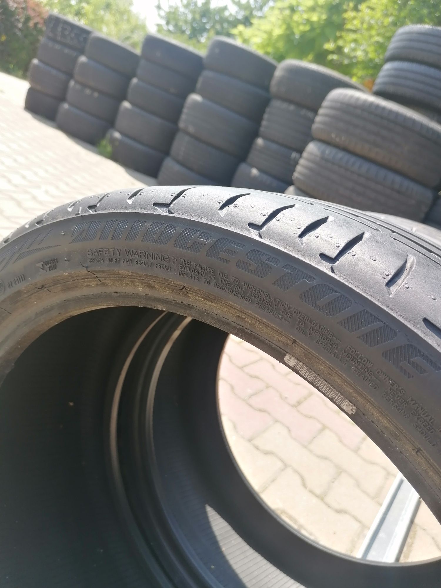 Opony letnie 2szt Bridgestone 245/35R18  RFT