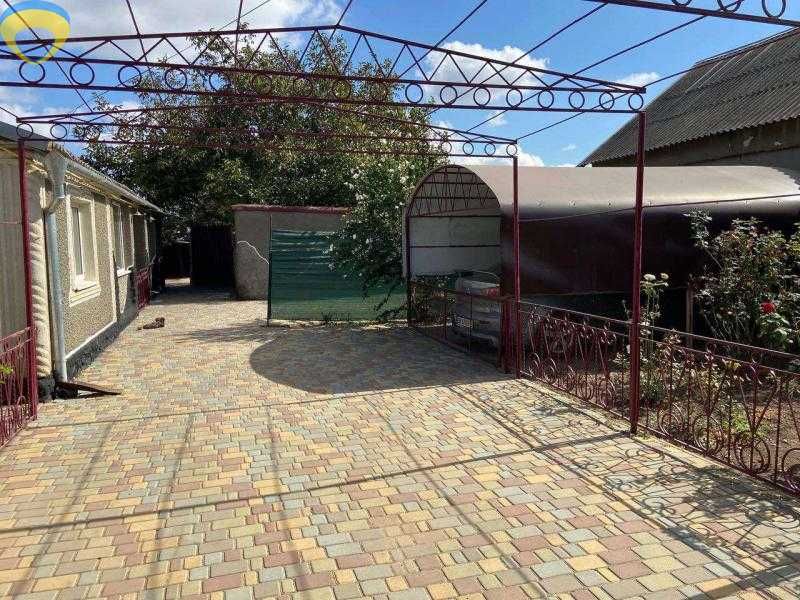 Шикарний великий будинок з ремонтом в передмісті Одеси.