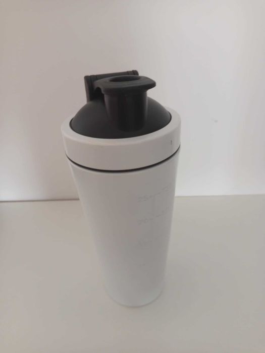 Shaker proteinowy ze stali nierdzewnej 750 ml