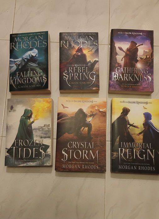 Saga "Falling Kingdoms" de Morgan Rhodes (6 livros - inglês)