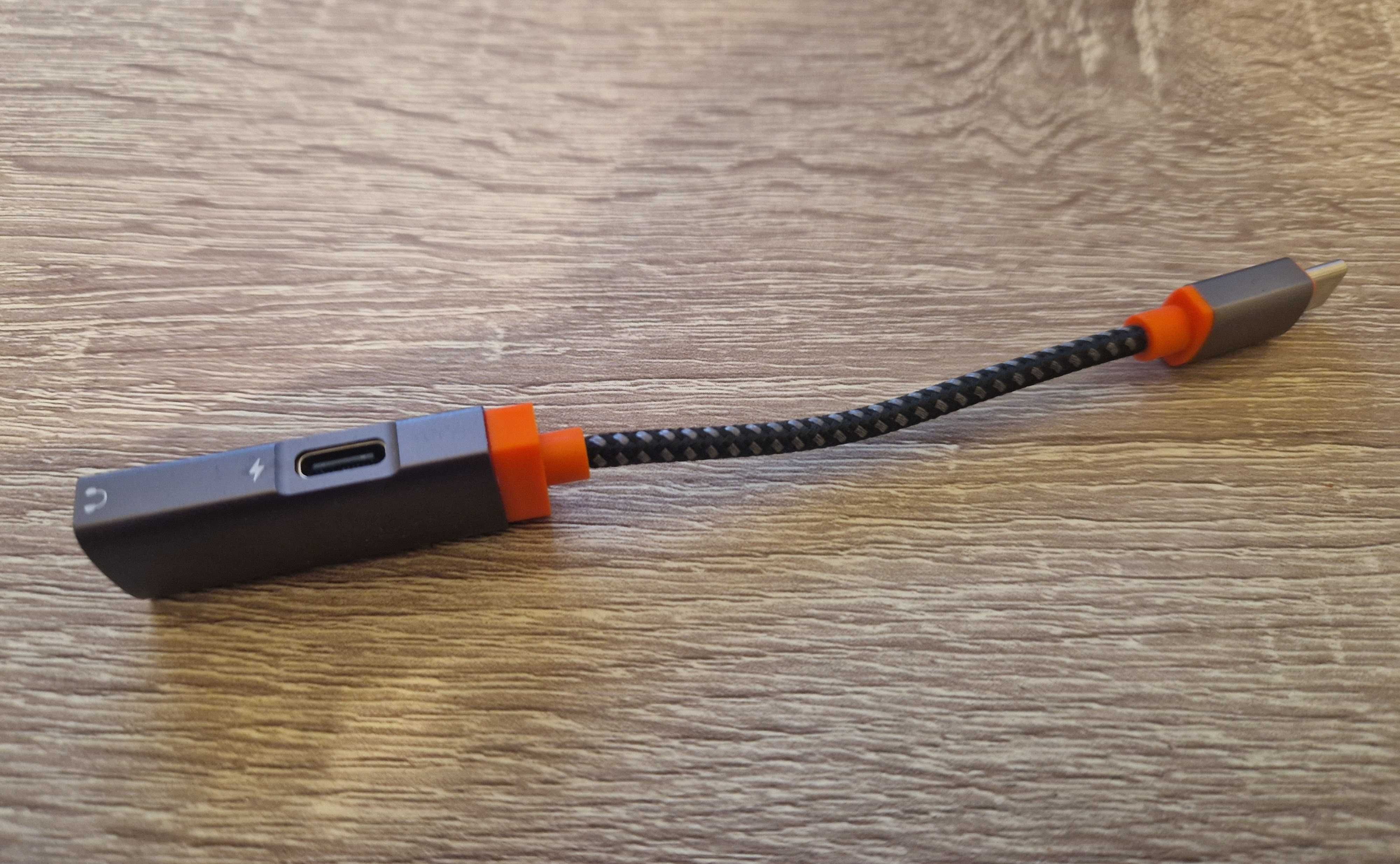 Adapter USB-C x2 - Mcdodo - ładowanie