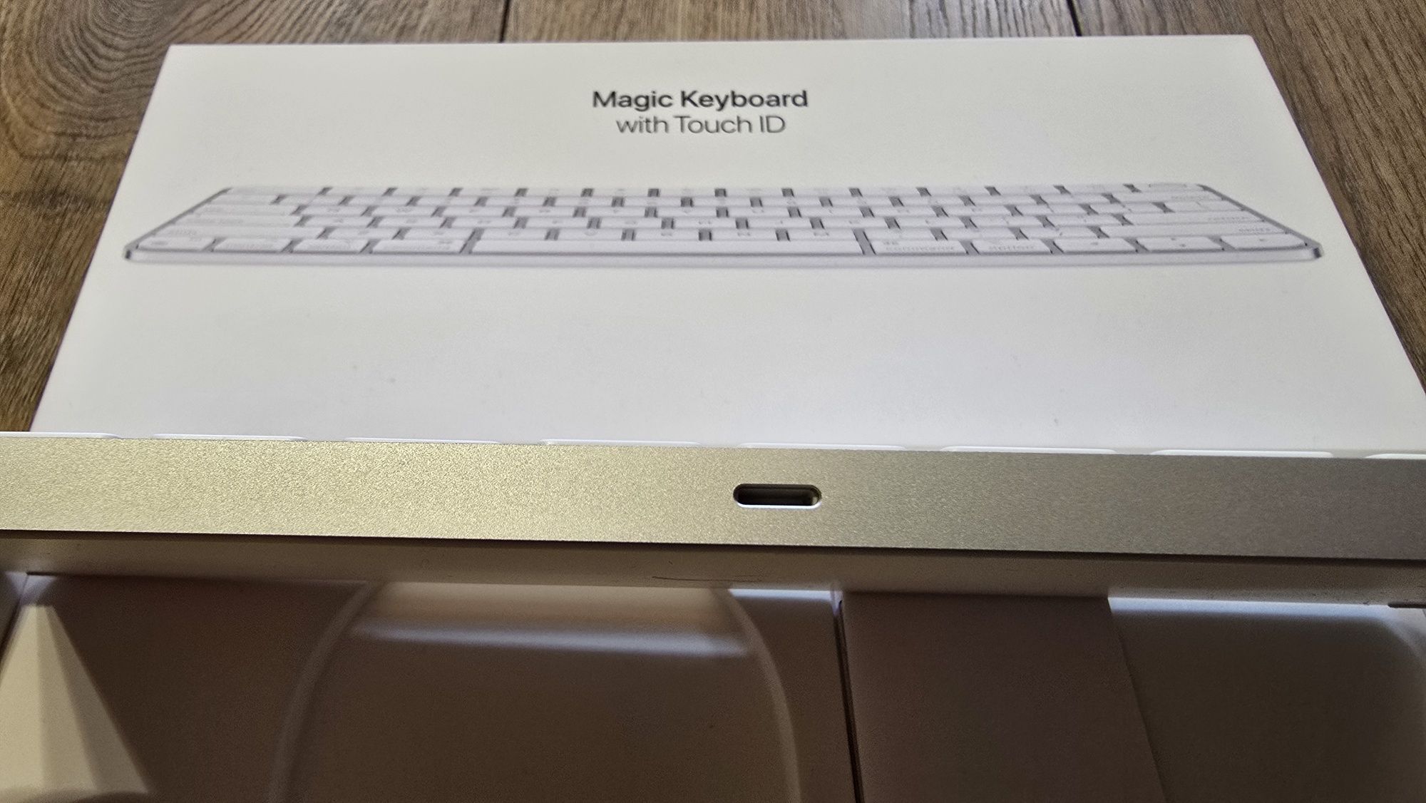 Apple klawiatura Magic Keyboard z Touch ID jak nowa