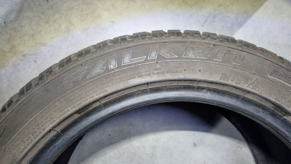 Opony zimowe Falken 235/45 R17