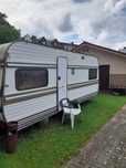 Sprzedam Camping 2.5 NA 4.5 wszystko w stanie sprawnym
