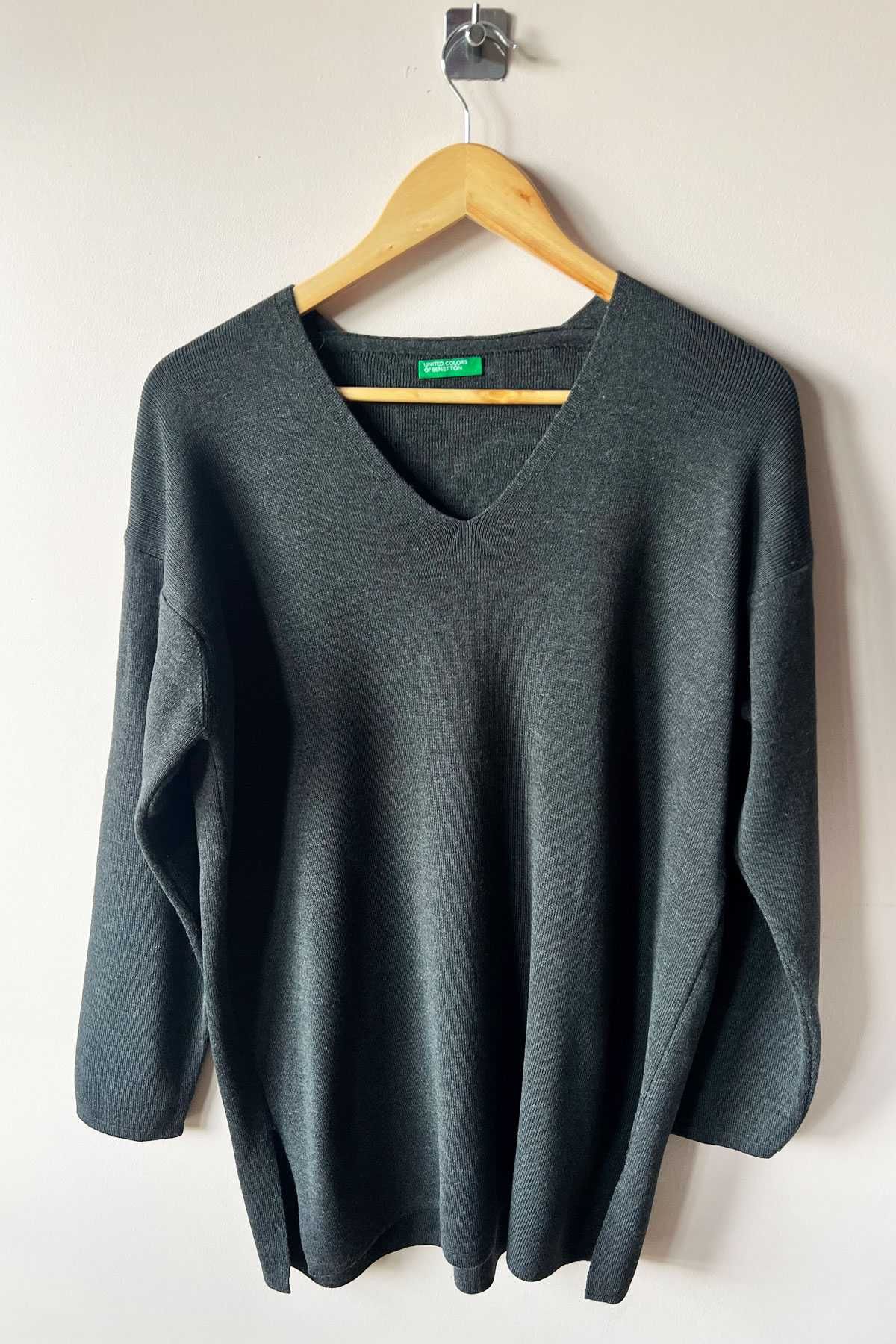 Benetton szary grafitowy sweter z wełną dekolt rozm. M 38 oversize