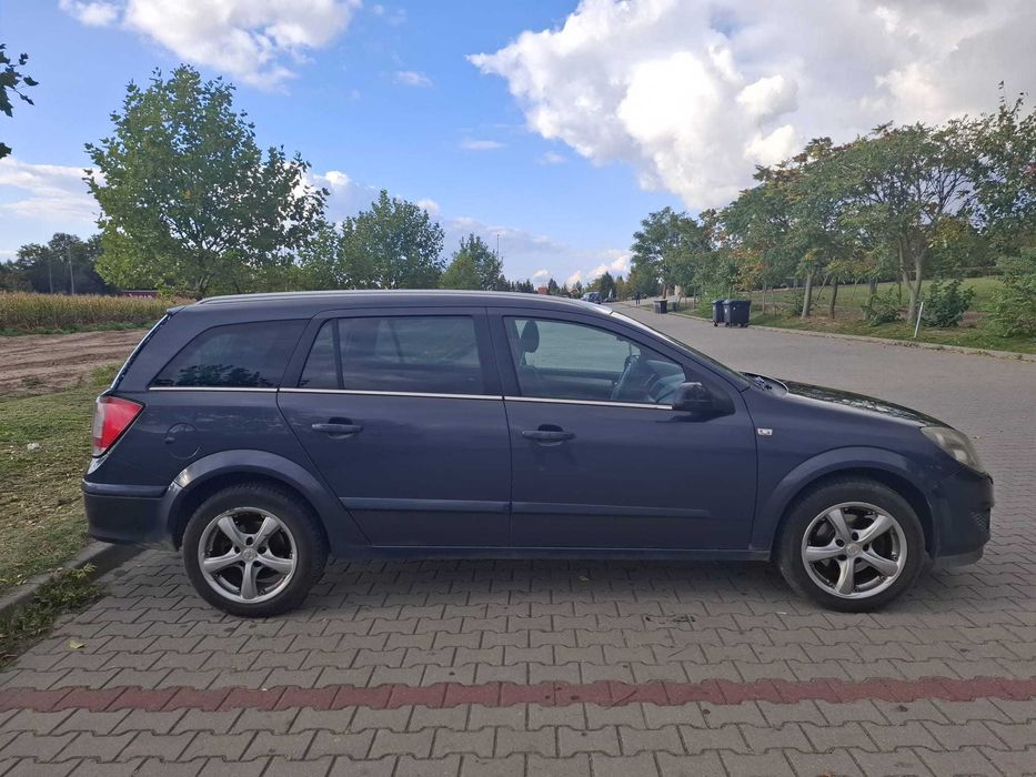 Sprzedam Opel Astra H Kombi 1.6 115km