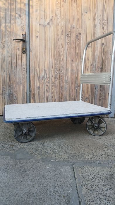 Тачка, возик, платформа