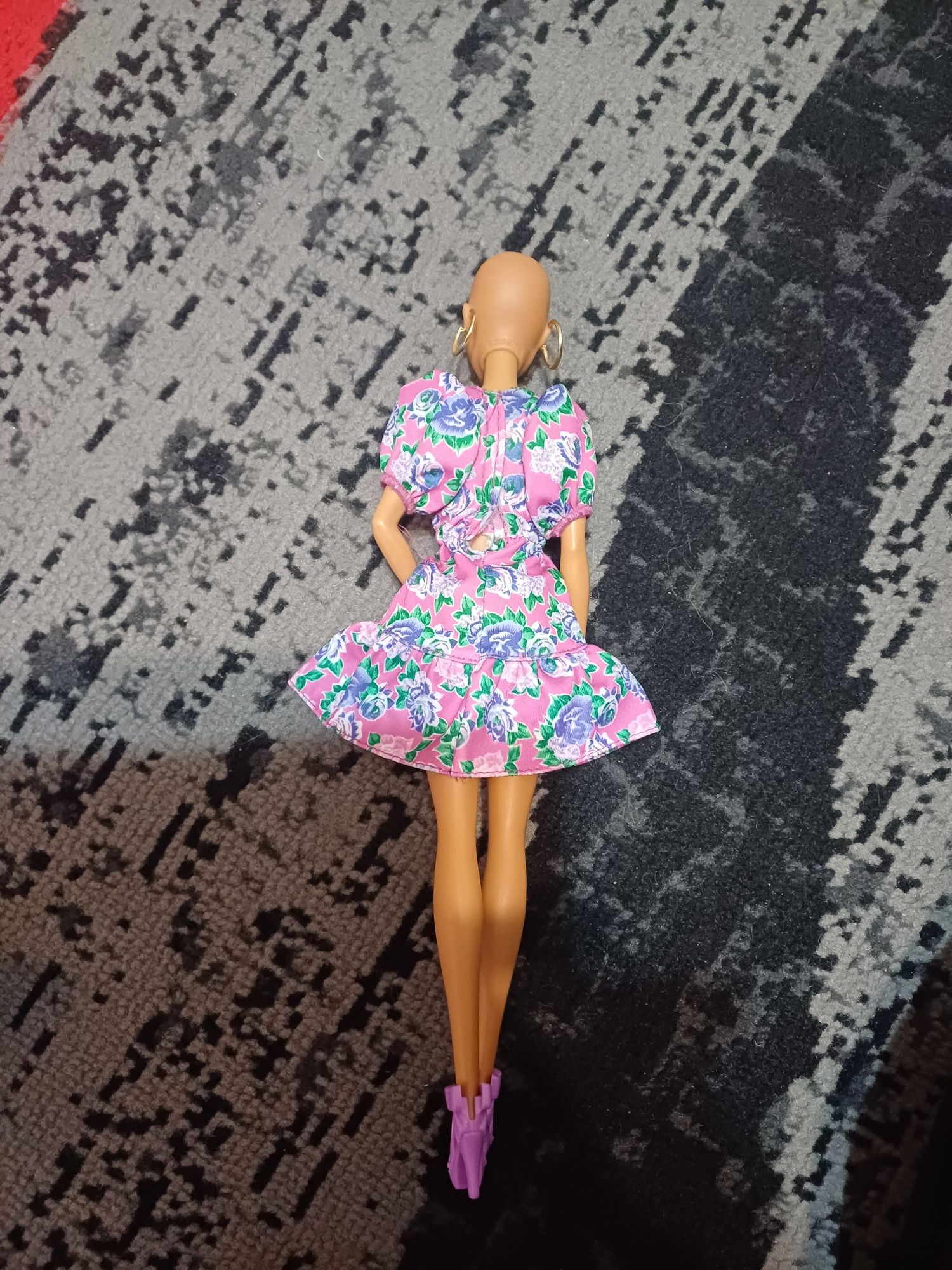 Barbie lalka łysa