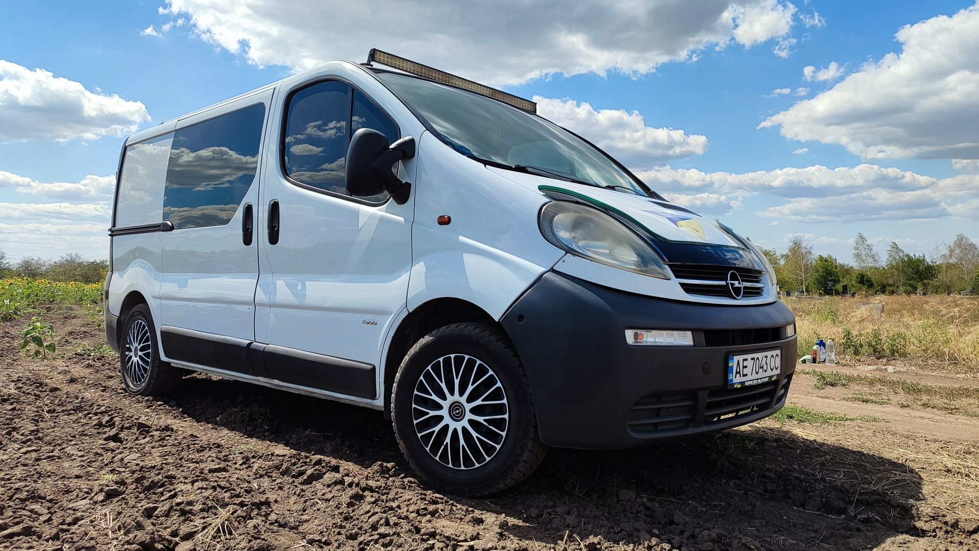 Opel Vivaro 1.9  вантажный