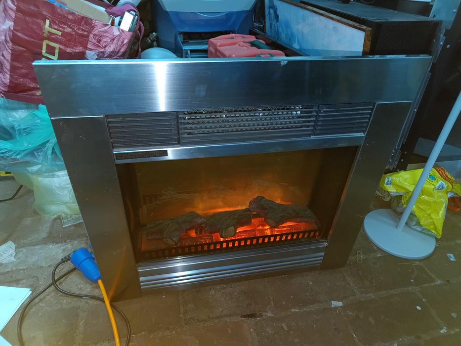 Kominek elektryczny z nawiewem