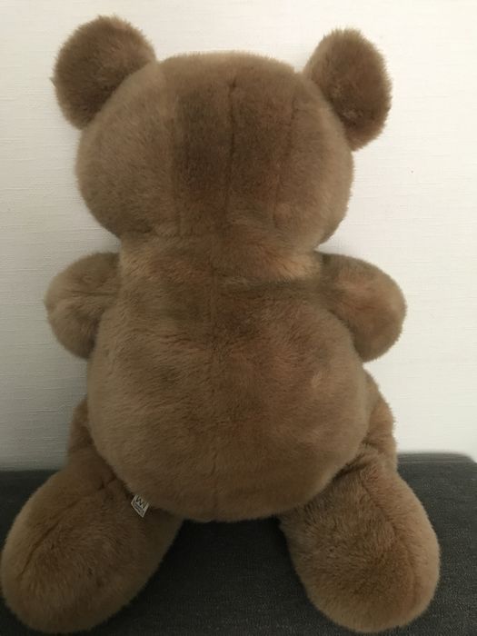 Огромный мишка