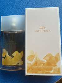 Soft Musk silky Avon