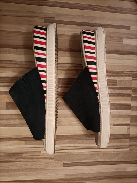 Sprzedam damskie klapki