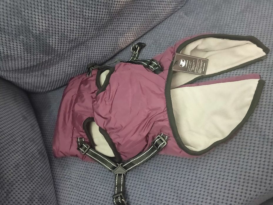 Wodoodporna kurtka z szelkami dla psa