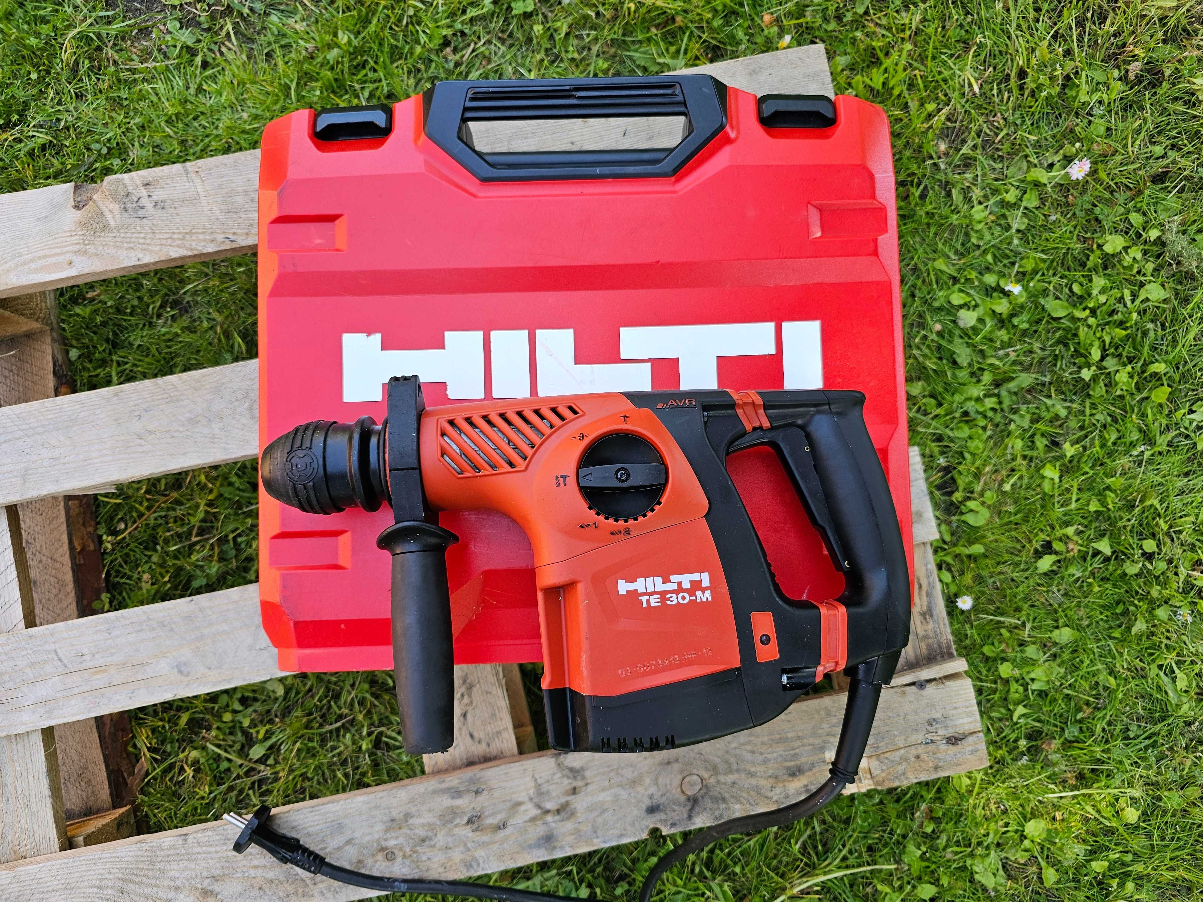 HILTI PM 30-M młotowiertarka z walizką stan BDB 3,6J
