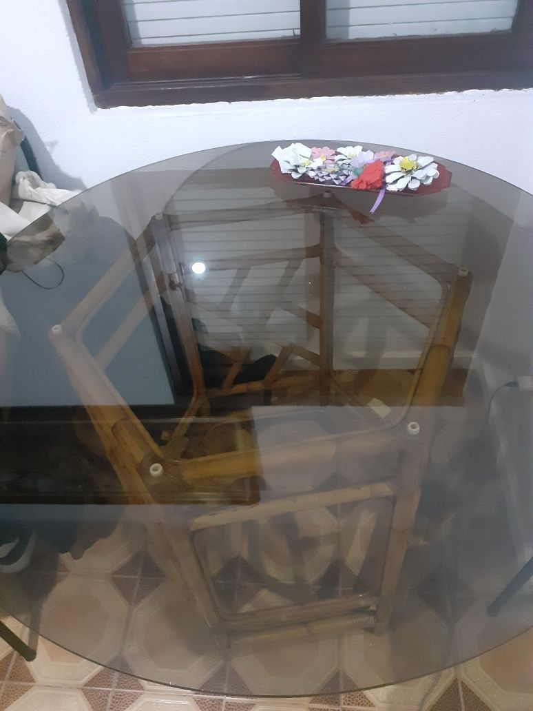 Vendo  mesa de jantar