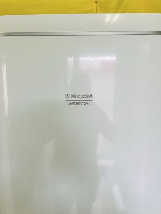Двухкамерный холодильник Ariston RMBA1185