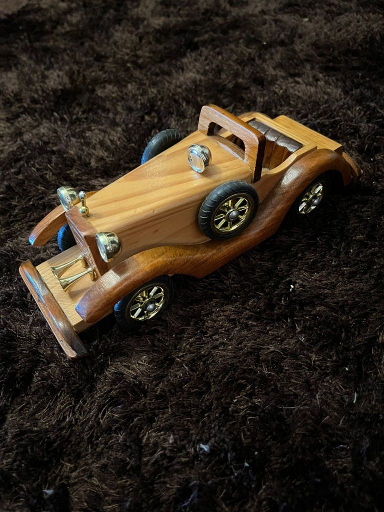 Carros de coleção de madeira