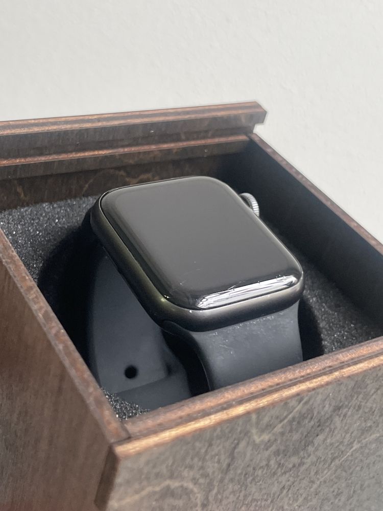 Годинник Apple Watch SE series, 40 mm, Space Gray, Епл Вотч