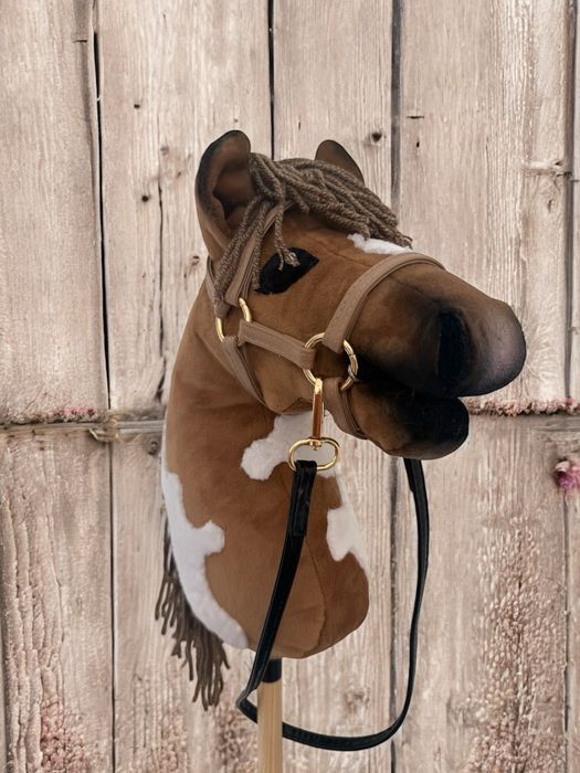 Hobby horse A4 brązowy w łatki /  srokaty