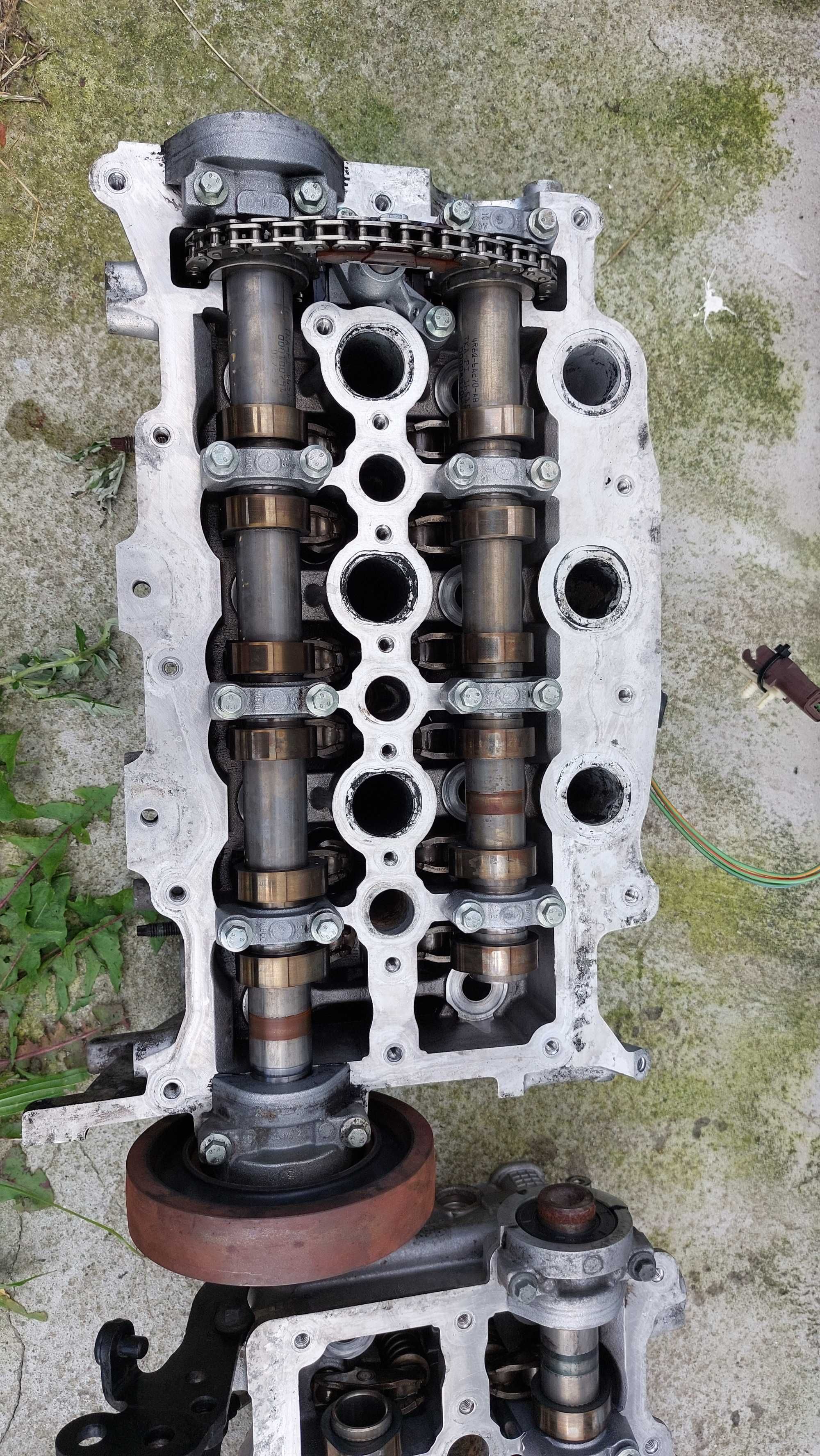 Citroen C5,C6 ,407 ,2,7 HDI v6 głowica 2szt,kpl z wałkami