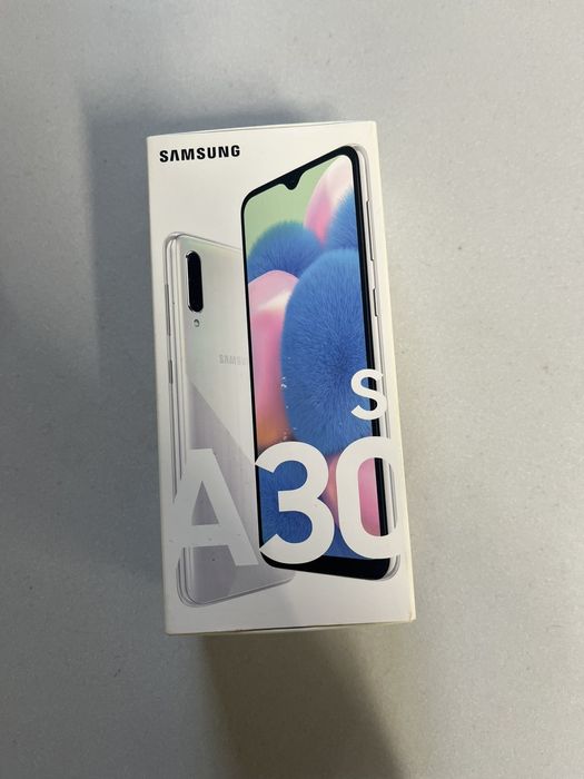 Продам телефон Samsung A30s дефектів