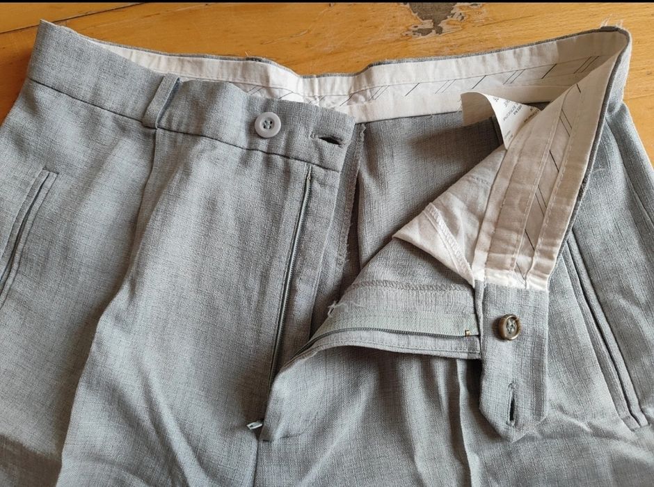 Wełniane spodnie garniturowe r.M