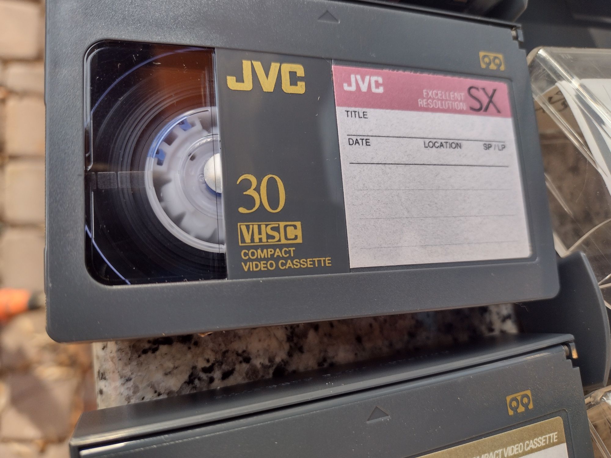 Trzy kasety JVC. -   vhs. Okazja