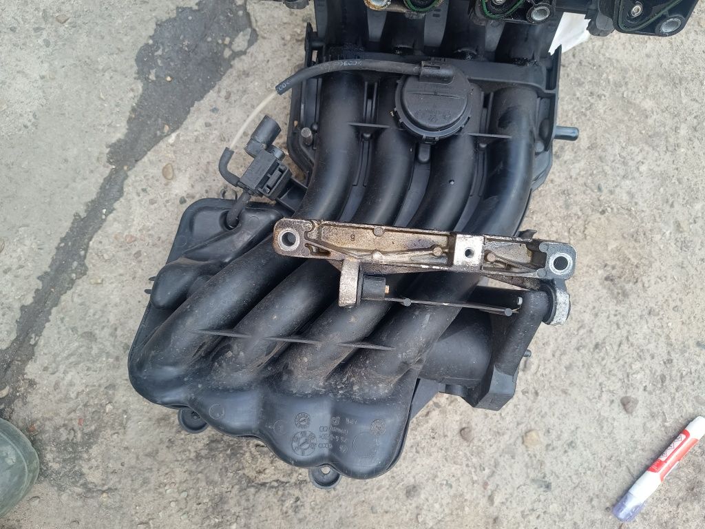 Kolektor ssący wtryski listwa 1.6mpi Audi A3 8P VW Golf V Skoda Seat