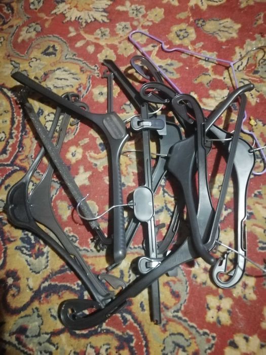 Вішалки для одягу