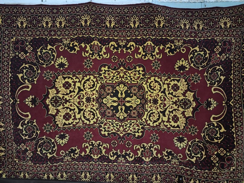 Продам килим чиста шерсть 2х3м