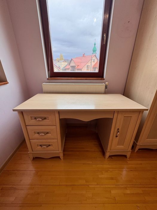 Меблі в дитячу кімнату у гарному стані.