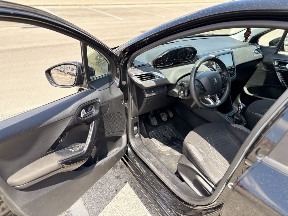Peugeot 208 1.2 vti 2013